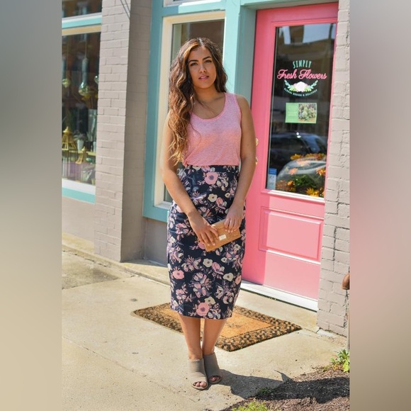 NWT MATA TRADERS Mid Skirt Pencil Watercolor Size S - Picture 1 of 9